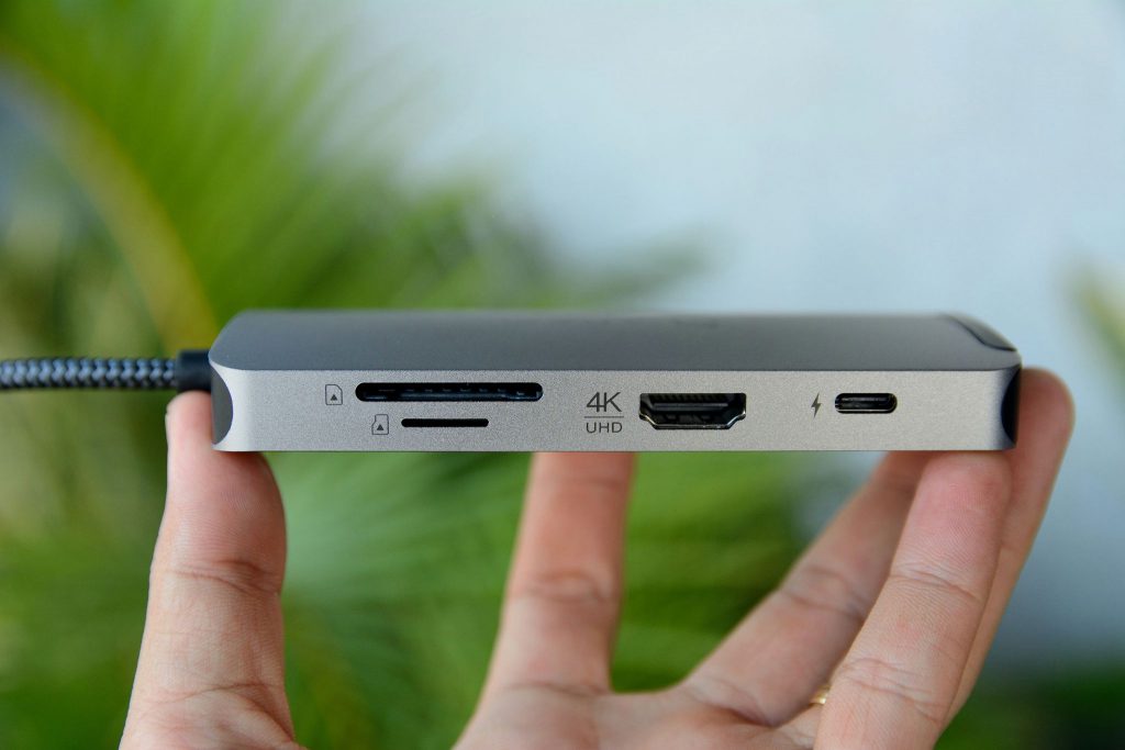 Trên tay Hub USB-C ADAM ELEMENTS 8 IN 1 – Hoàn thiện tốt, sạc PD 100W, không nóng, bảo hành 3 năm