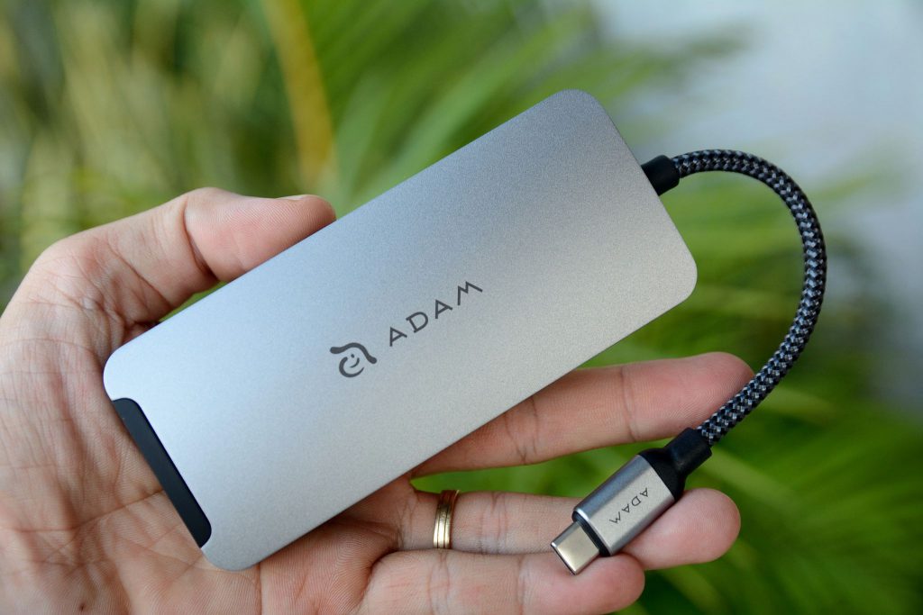 Trên tay Hub USB-C ADAM ELEMENTS 8 IN 1 – Hoàn thiện tốt, sạc PD 100W, không nóng, bảo hành 3 năm