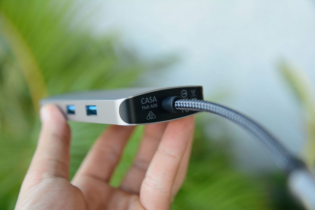 Trên tay Hub USB-C ADAM ELEMENTS 8 IN 1 – Hoàn thiện tốt, sạc PD 100W, không nóng, bảo hành 3 năm