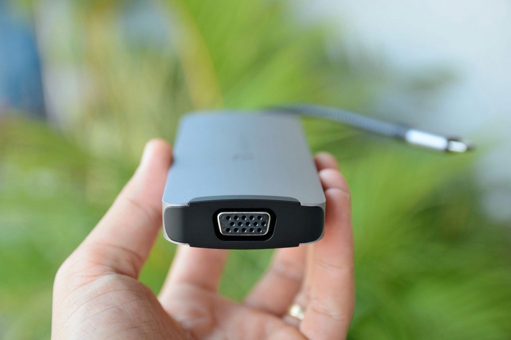 Trên tay Hub USB-C ADAM ELEMENTS 8 IN 1 – Hoàn thiện tốt, sạc PD 100W, không nóng, bảo hành 3 năm