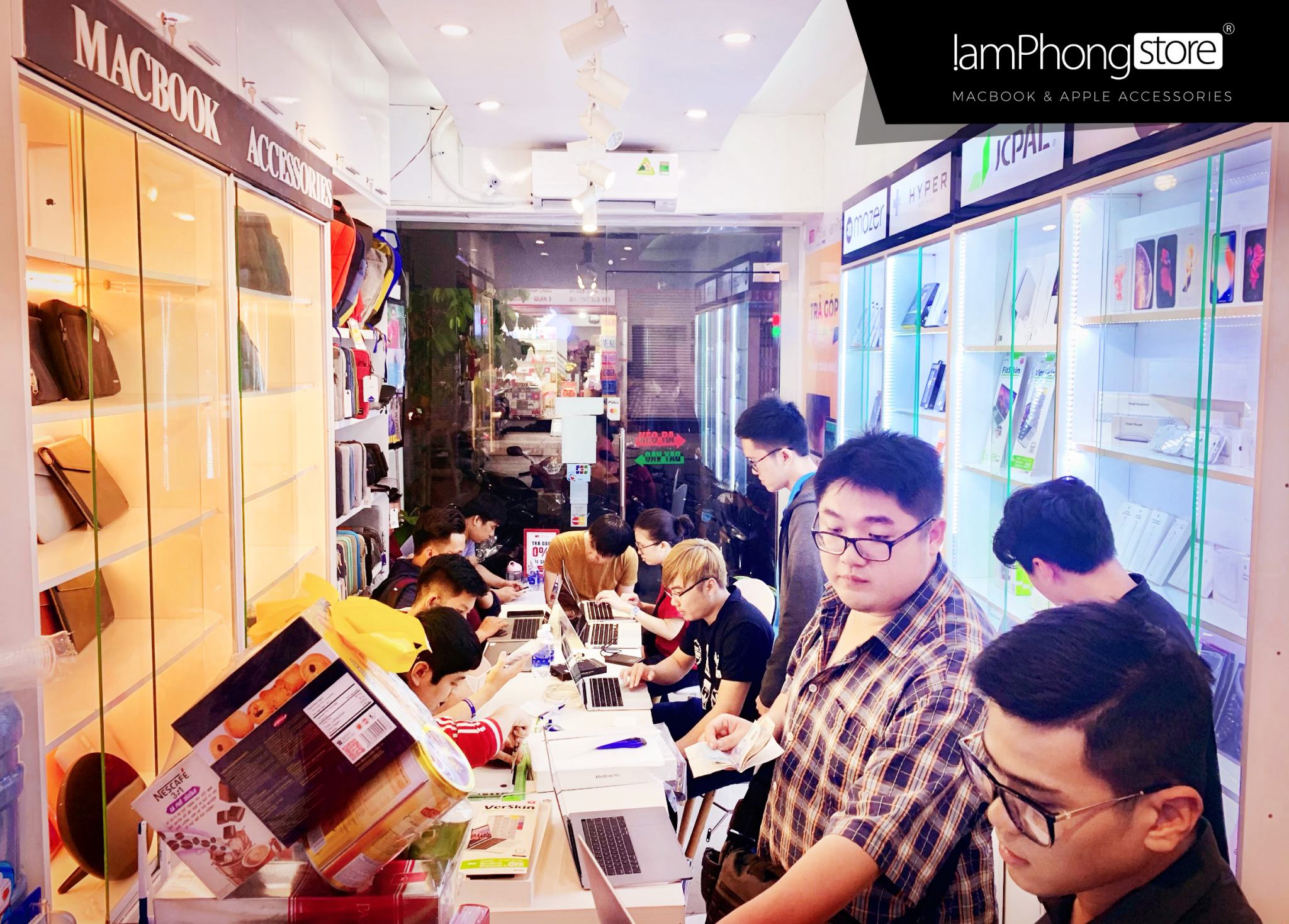 Lâm Phong Store tặng 299 voucher trị giá 1.000.000 VNĐ cho tân sinh viên 2019