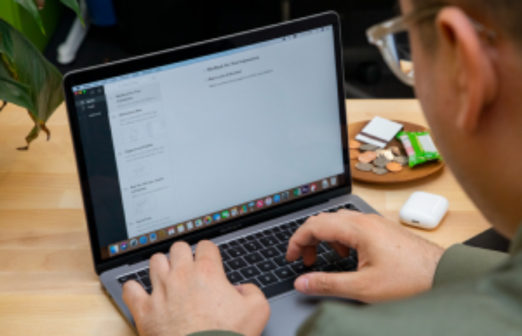 “Bỏ túi” những kinh nghiệm đắt giá khi mua MacBook cũ.